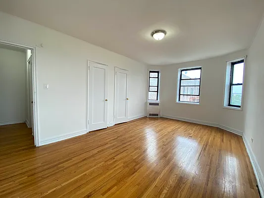 Rented by Lang Realty LLC | media 18