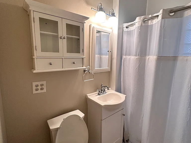 2021 N 54th St #2019 — Photo 9