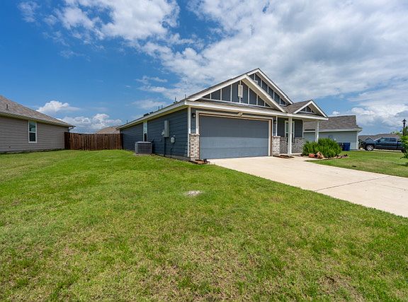 2nd image of 5405 Finbrooke Dr