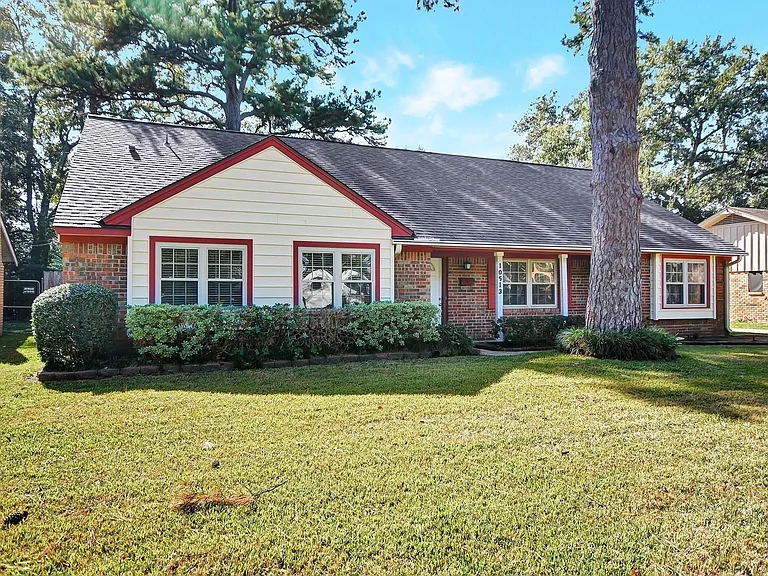 10513 Moorberry Ln — Photo 2