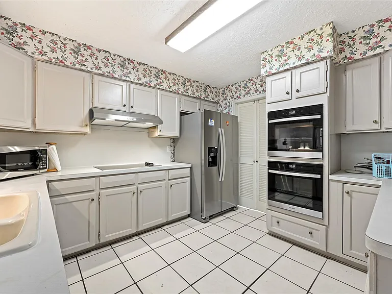 14213 Lost Meadow Ln — Photo 9