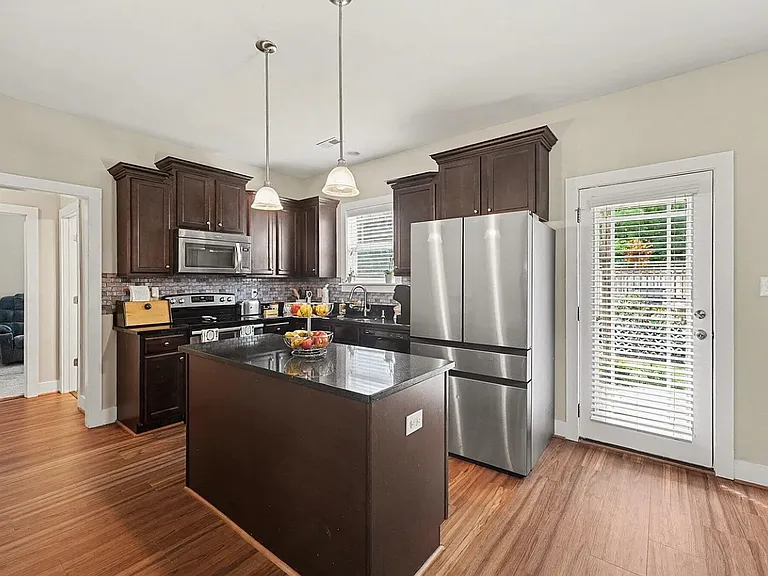 38 Wood Green Dr — Photo 4