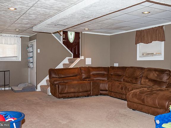 2nd image of 311 SW Pershing Ave