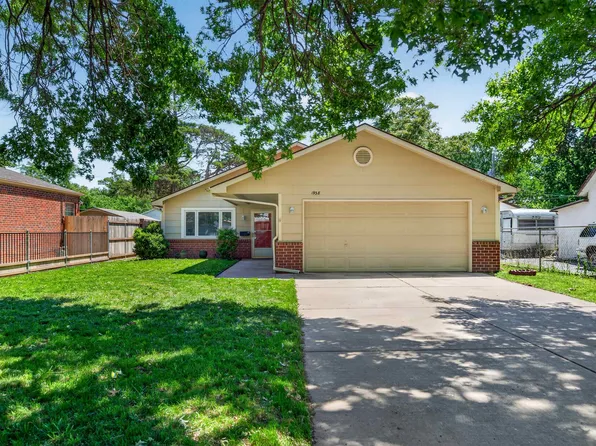 1938 N Burns Ave, Wichita, KS 67203
