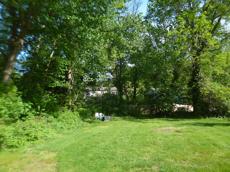 2nd image of 429 Szost Dr