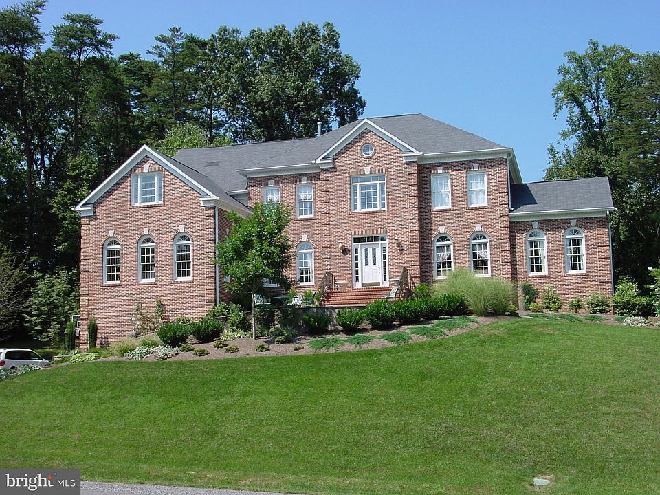 1st image of 3028 Leefield Dr