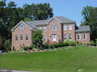 3028 Leefield Dr, Herndon, VA 20171