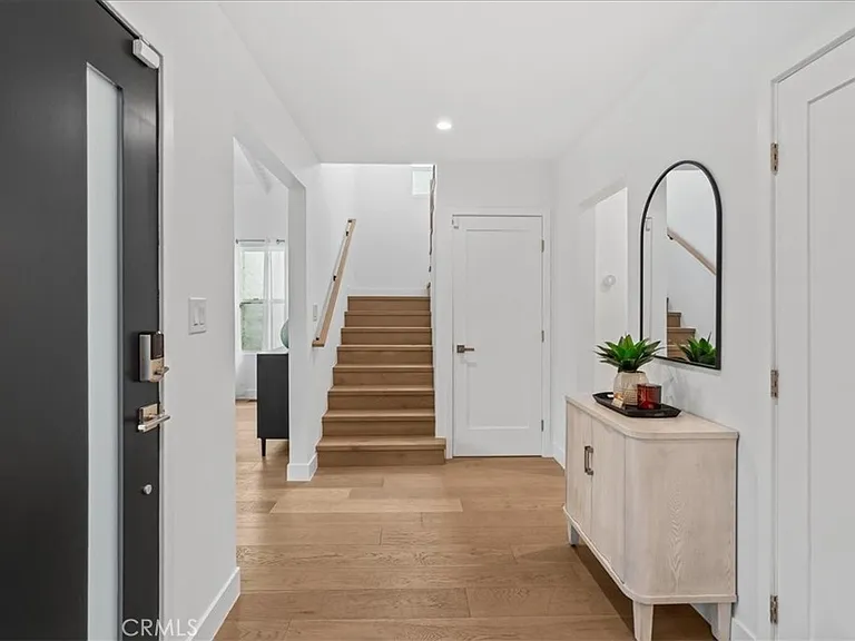 1320 Thayer Ave — Photo 18