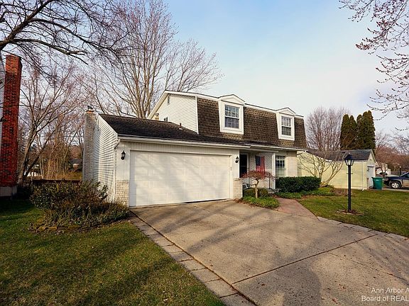 4th image of 2347 W Colony Way