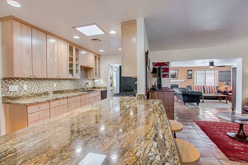 1st image of 133 W Palmcroft Dr