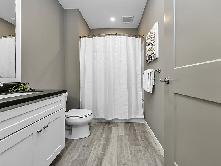 bathroom at The Blonde