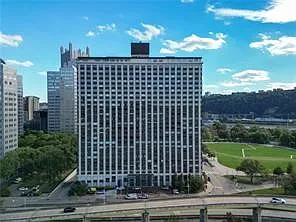 320 Fort Duquesne Blvd #16B — Photo 4