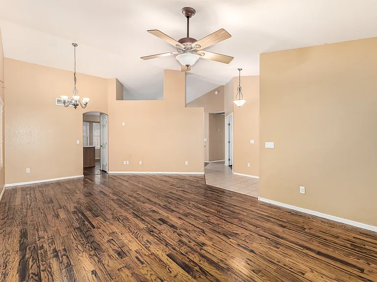 15221 N 87th Dr — Photo 13