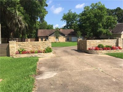 1210 E 7th St, Sweeny, TX, 77480