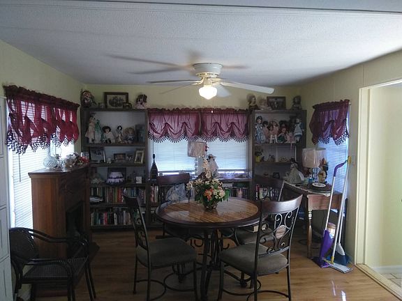 3rd image of 119 Coral Crest Dr