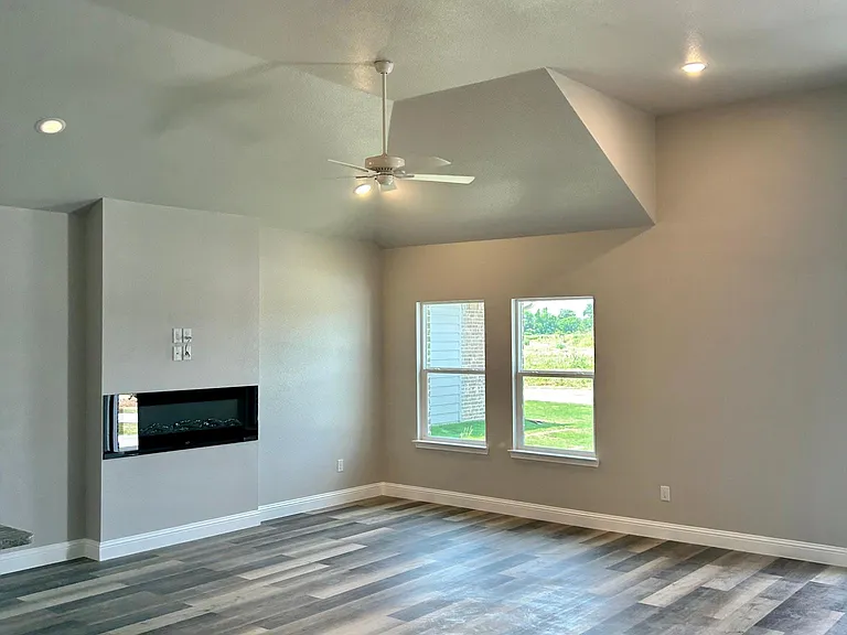 232 Marianne Cir — Photo 10