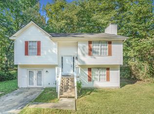 866 Hedge Garden Ct, Stone Mountain, GA 30088