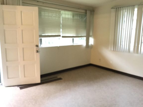 5th image of 6303 Lobelia St