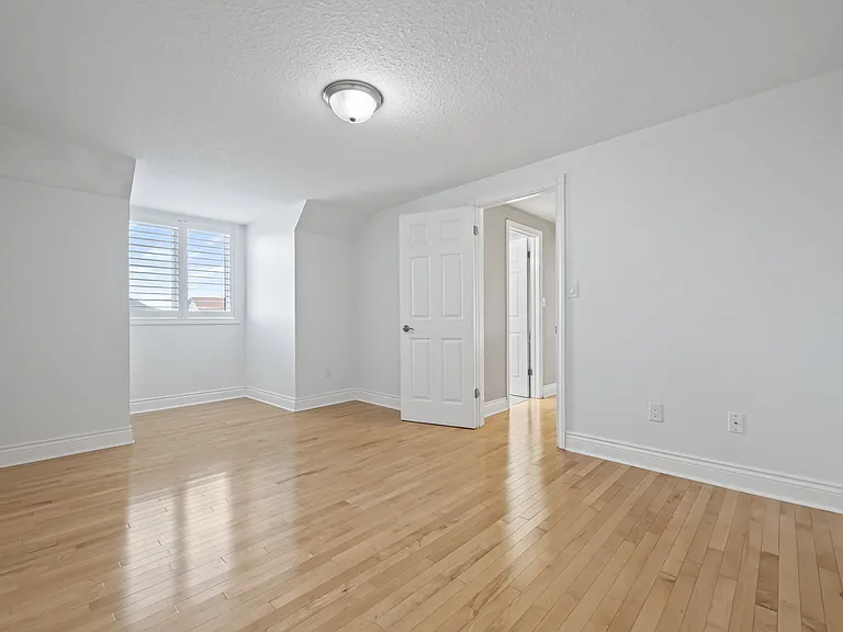 173 Hawkins Dr — Photo 14