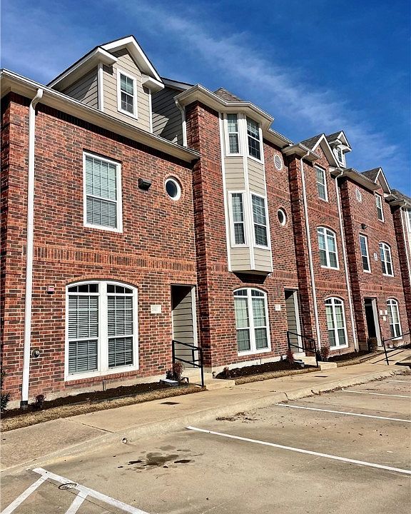 1st image of 305 Holleman Dr #501