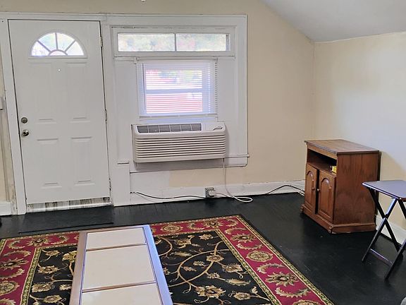 2nd image of 402 Delaware Ave #3