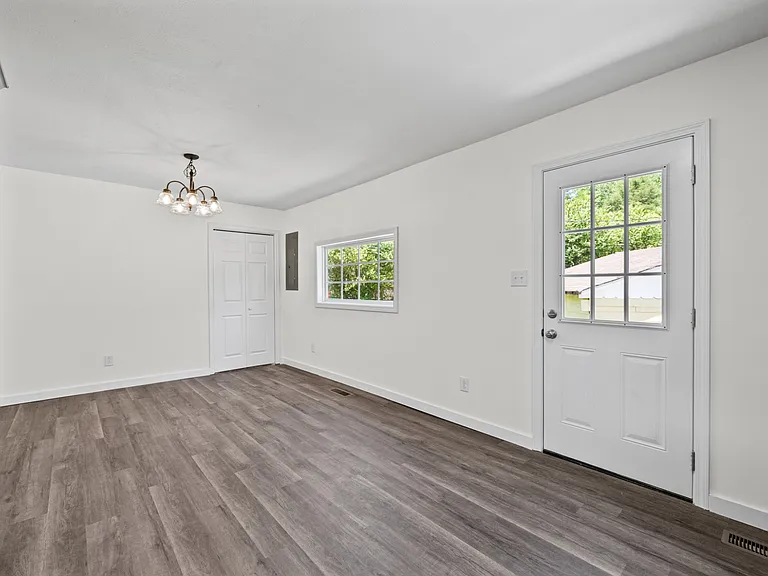 19 Chestnut Dr — Photo 8