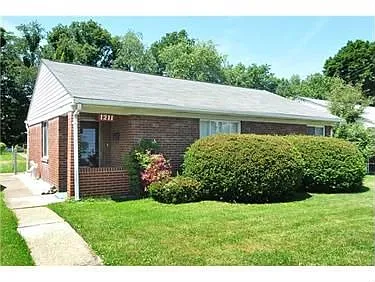 1211 Lynn St photo 1