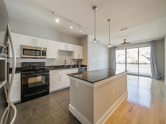 4th image of 4414 Cedar Springs Rd APT 214