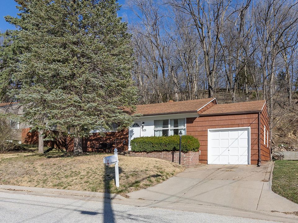 1st image of 1523 Sunset Dr
