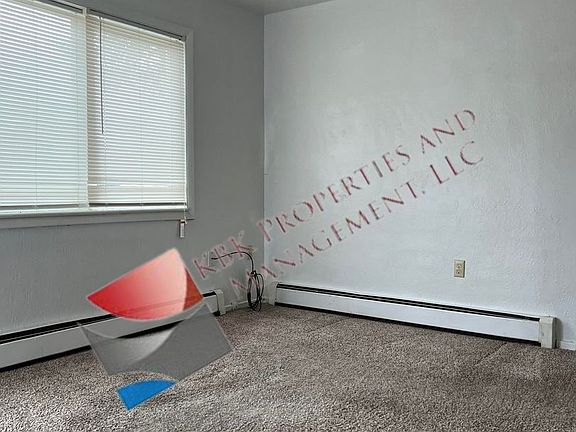 3rd image of 300 Alamosa Ave