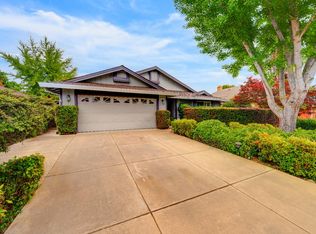 1916 Oak Bluff Way, Sacramento, CA