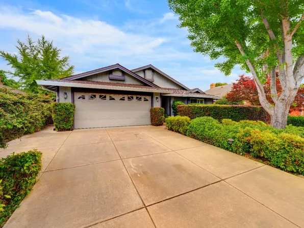 1916 Oak Bluff Way, Sacramento, CA 95833