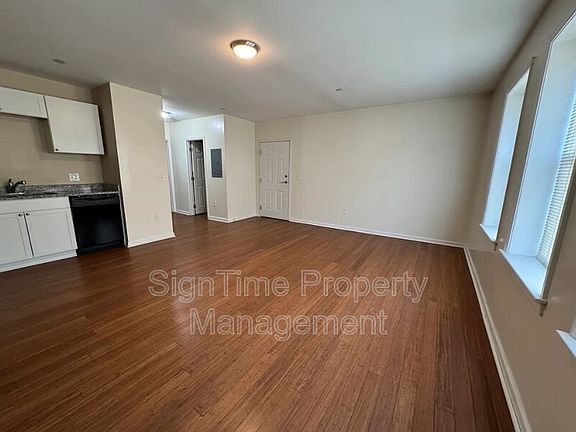 4th image of 44 E Franklin St APT 3w