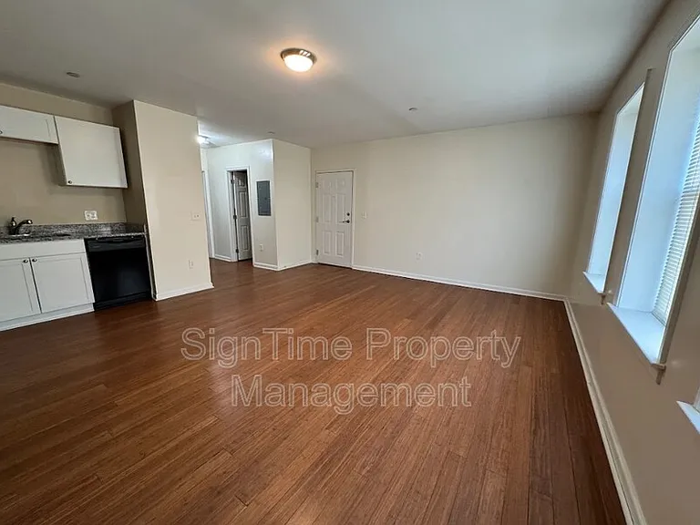 44 E Franklin St #3W — Photo 4
