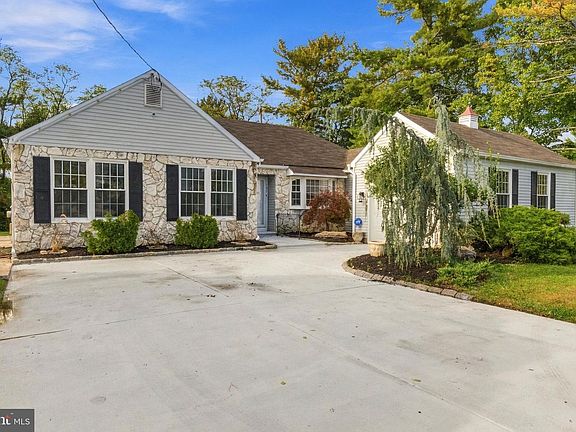 3rd image of 107 Brick Rd