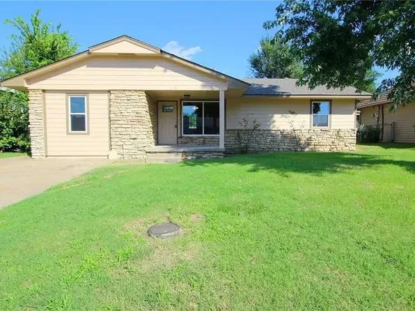 213 Cherokee Ln, El Reno, OK 73036