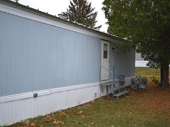 4th image of 526 N Lake St Lot 60