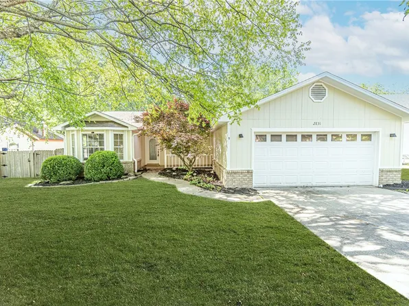 2831 Carley Pl, Springdale, AR 72762