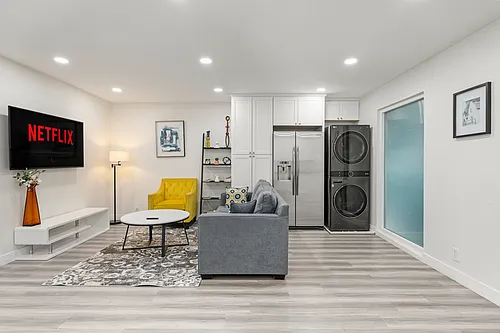 2615 Lake Ave #1 Photo 1
