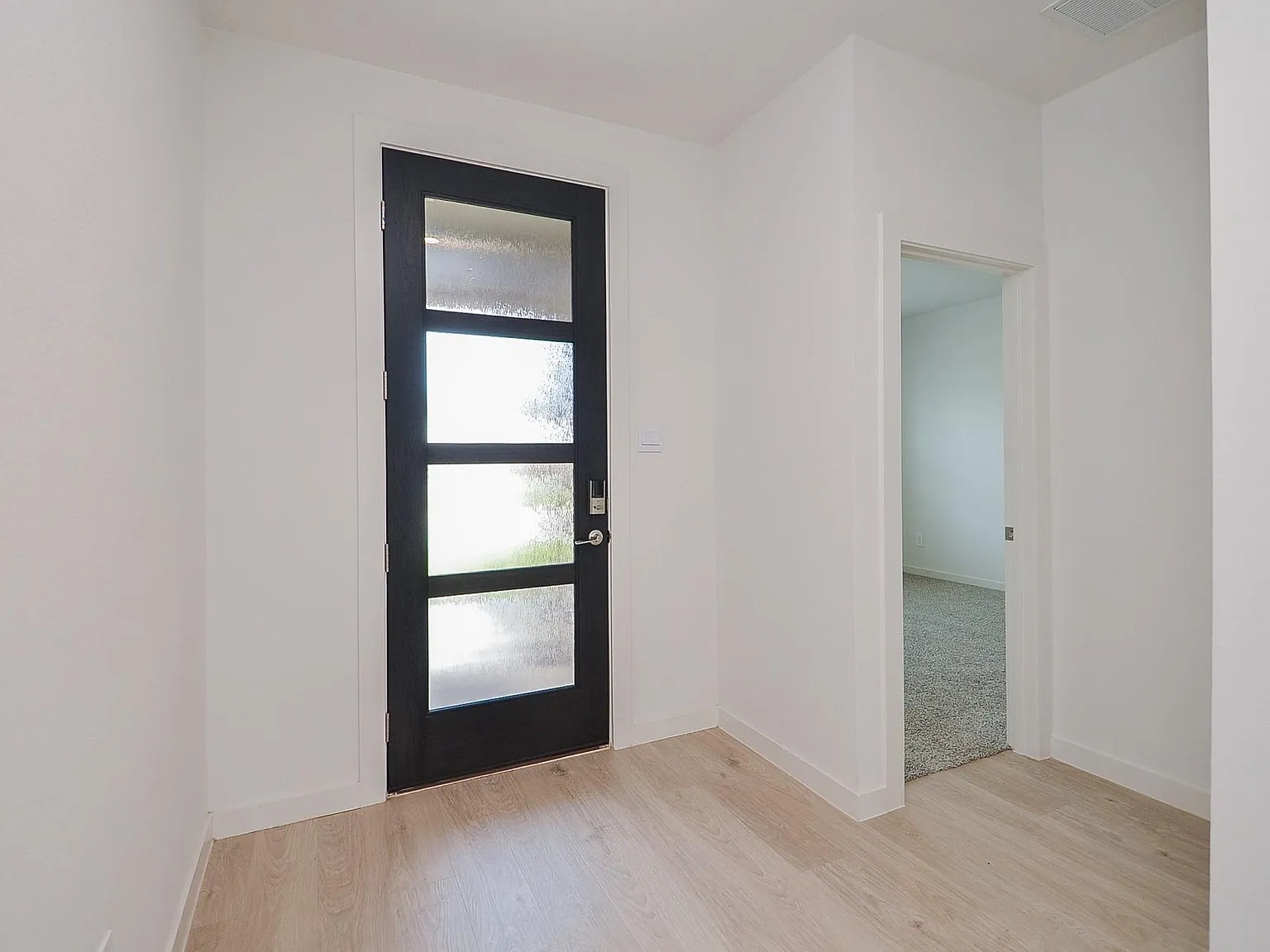 4 bed, 3.5 bath, 2972 sqft, $3,300 — Photo 4