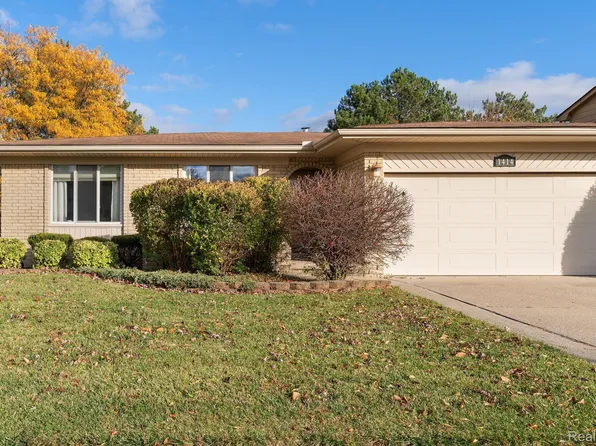 1414 Shaker Dr, Troy, MI 48083
