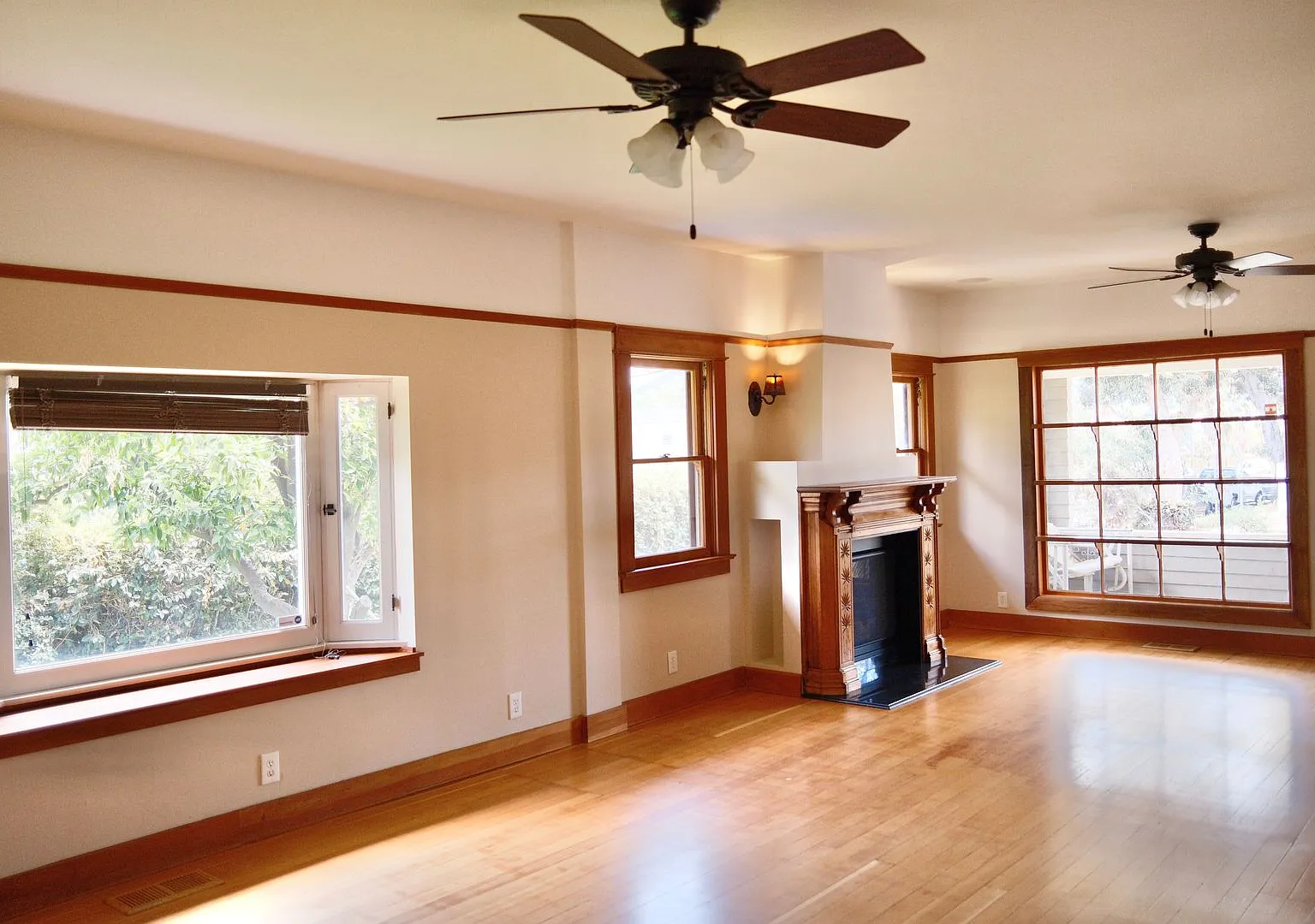 Expansive Highland Park Craftsman Front House with Dreamy English Garden | 4 bedrooms, 2.5 bathro... — Photo 2