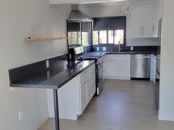 Kitchen with eat-at counter