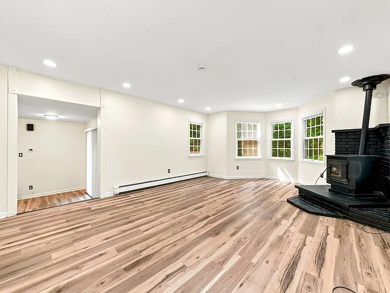 8 McCroy Dr — Photo 7