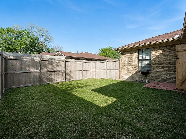 5512 Alexander St — Photo 13