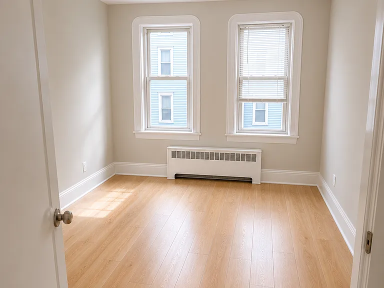 192 Marion St #2 — Photo 7
