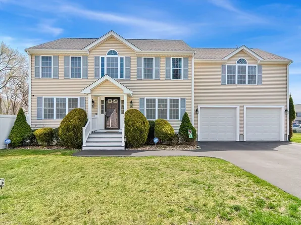 108 Beaver St, Whitman, MA 02382