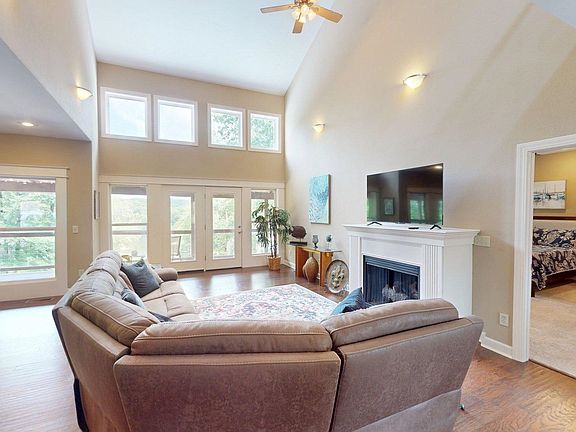 5th image of 1085 Caney Hollow Rd