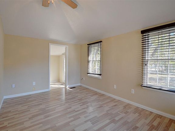 4th image of 600 W Pine St