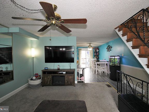 5th image of 804 Hillcrest Dr